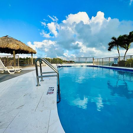 Ragged Edge Resort & Marina Айламорада Экстерьер фото